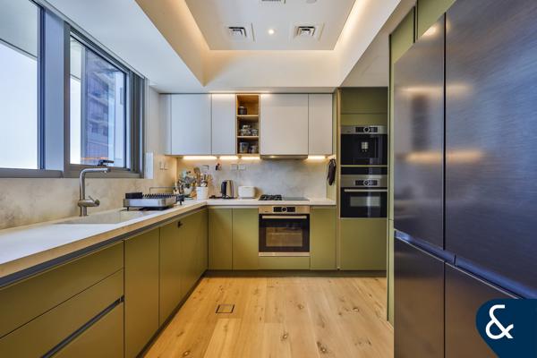 2 Bed | Fully Upgraded + Renovated | Vacant